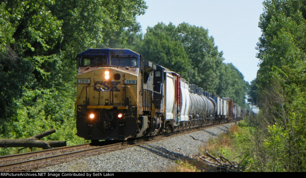 CSX 7810 on 327